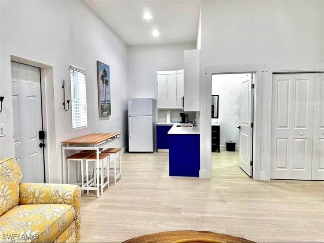 Building Photo - 2881 Santa Barbara Blvd Rental