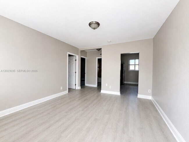 1920 Washington Ave Unit 5