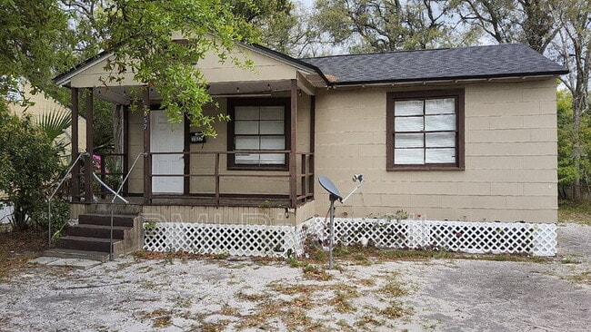 Building Photo - 2057 Brackland St Rental