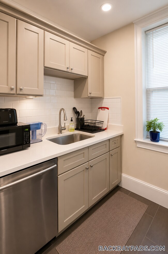 Photo - 913 Boylston St Unit 3