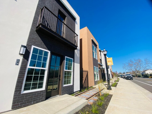 Photo - 9700 Railroad St