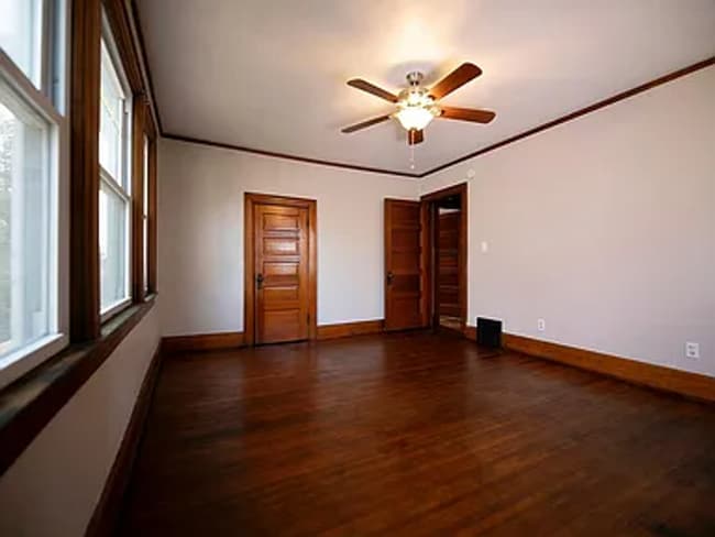 Photo - 910 S 25th St