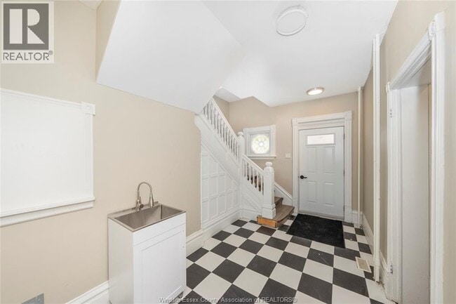 Photo - 282 Wellington St Unité 4