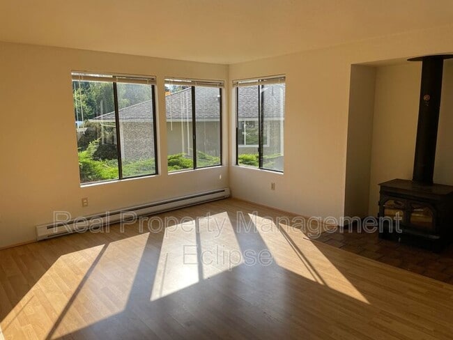Photo - 17319 Stone Ct N Unit Apt A