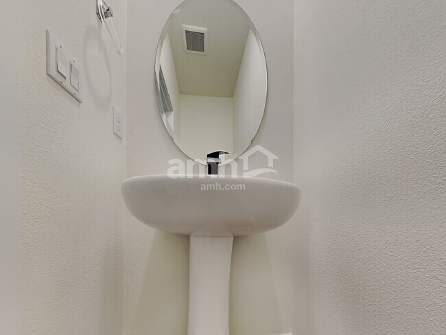 Photo - 1306 W 16th Ave