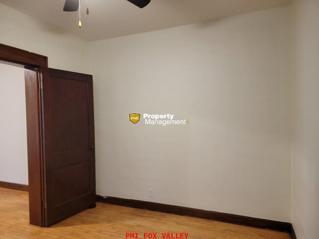 Photo - LARGE 2 Bed Lower Downtown Appleton