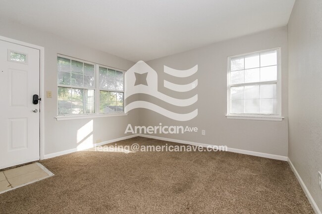 Photo - 6113 E 153 St