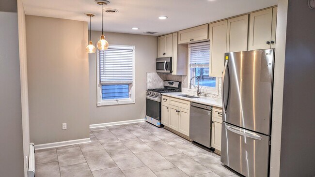 Photo - 5354 N Lydell Ave