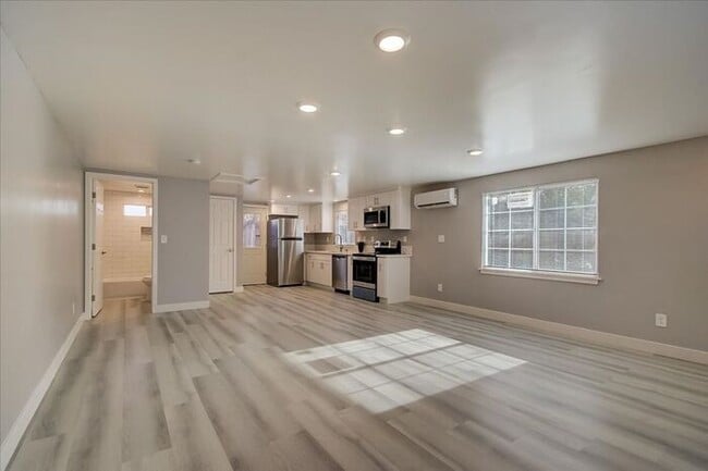 Photo - Studio w/ In-Unit W/D + Quartz Kitchen in Sacramento