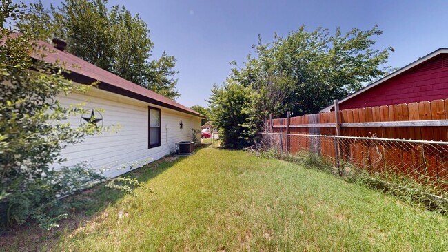 Photo - REMODELED 3 BEDROOM 2 BATH ALL TILE HOUSE!!!