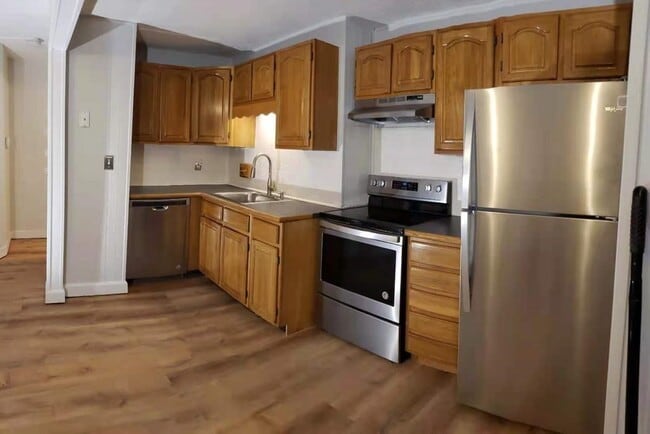 Building Photo - 575 Broad St Unit 206