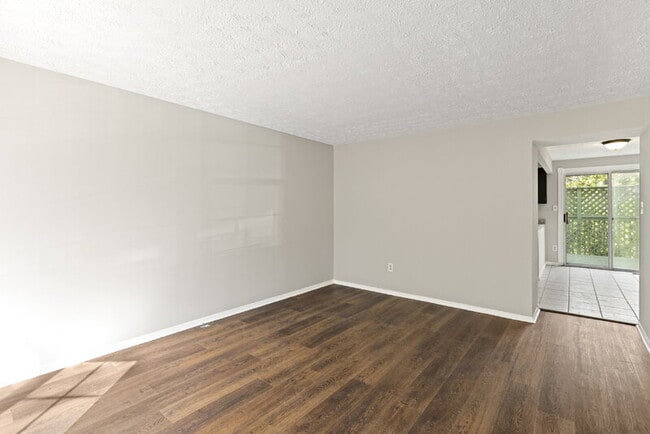 Photo - 916 Pentwood Ct