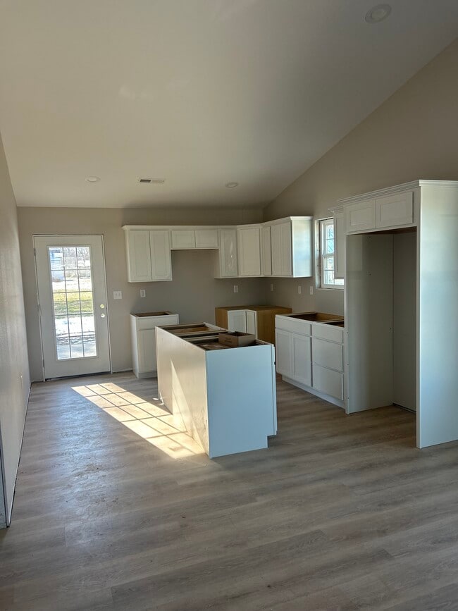 Photo - 302 Jennifer