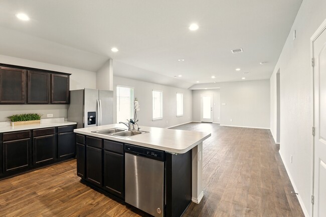 Photo - 21402 Wimborne Glen Wy