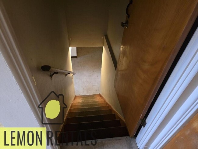 Photo - 1302 S 16th Ave Unit 2