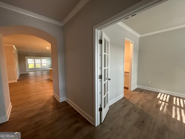 Photo - 450 Bandon Wy