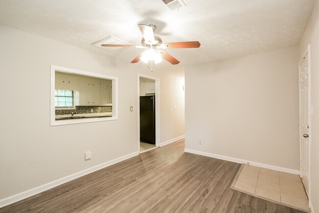 Photo - 3648 Mansfield Ln