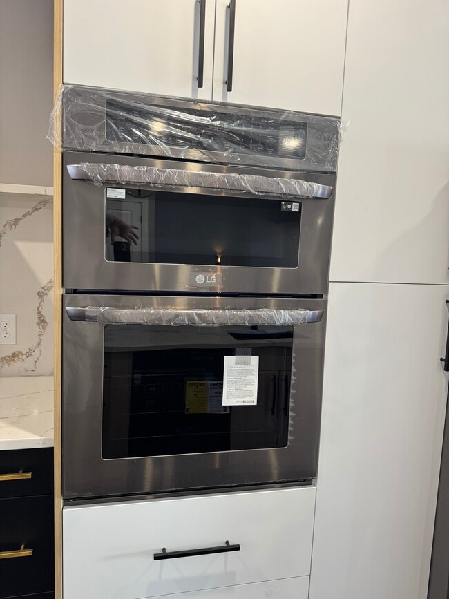 Photo - 3116 Dobson St