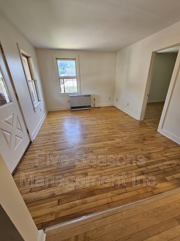 Photo - 49 Intervale Ave