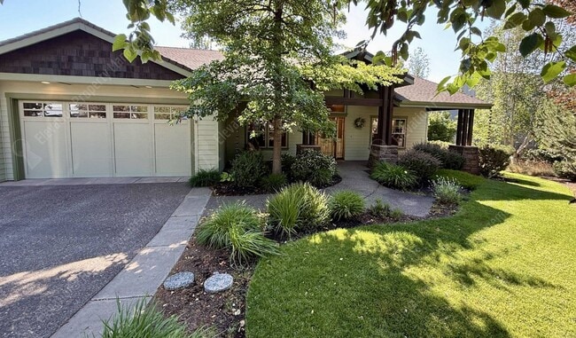 Photo - Gorgeous 3 BR home with chef's kitchen in quiet SE Bend location