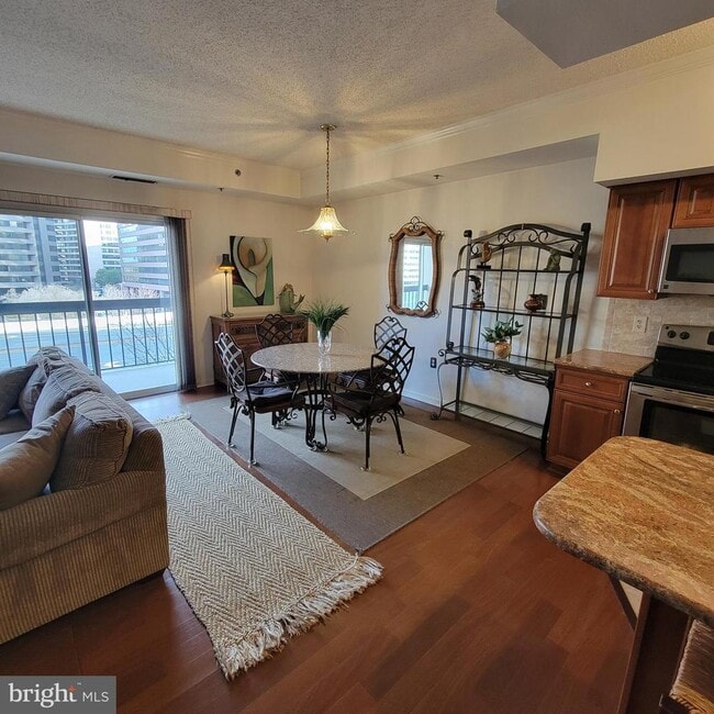 Photo - 1211 S Eads St Unit 406