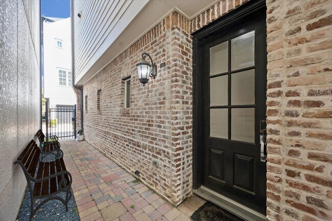 Photo - 2016 Covent Garden Station