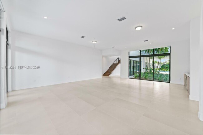 Photo - 16680 Botaniko Dr N