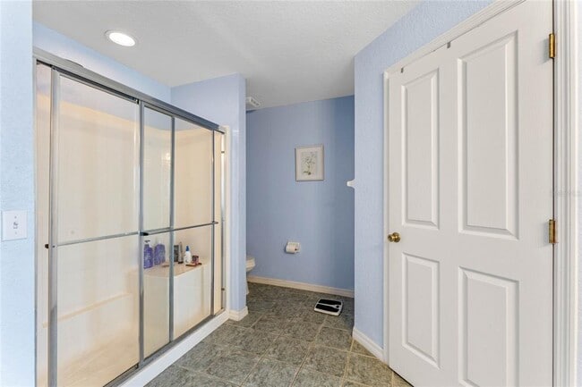 233 Reserve Dr