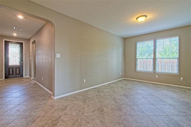 Photo - 31443 Kingsway Rd