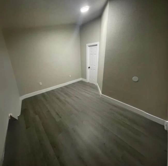 Photo - 910 Baltic St House