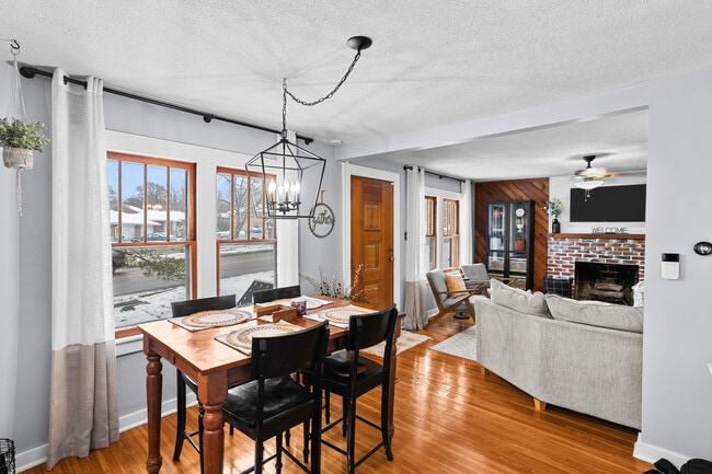 Photo - 1120 W Broadway Unit #1