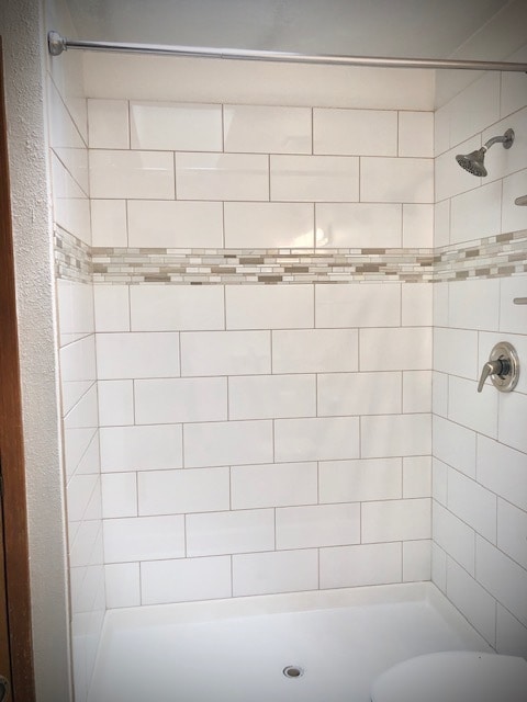 ducha actualizada - 8659 Chancellor Dr Unidad King Bedroom