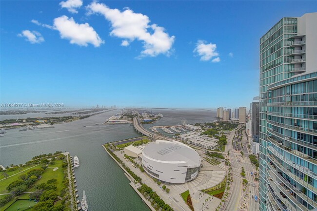 Building Photo - 900 Biscayne Blvd Unit 5203 Rental