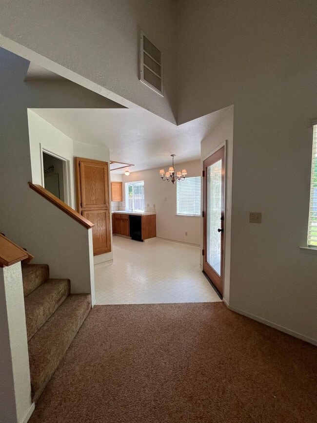 Photo - 763 E Robin Ln