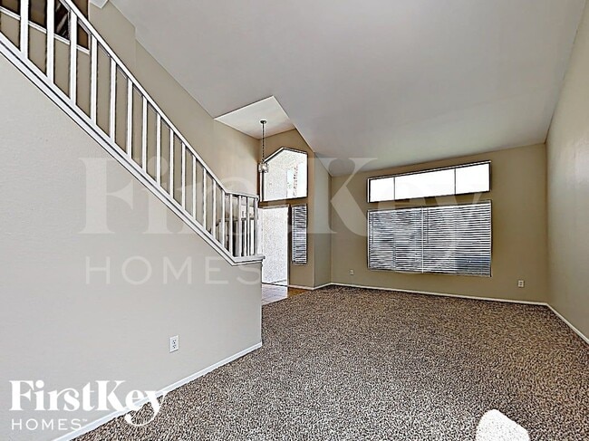 Photo - 1683 Black Hills Way