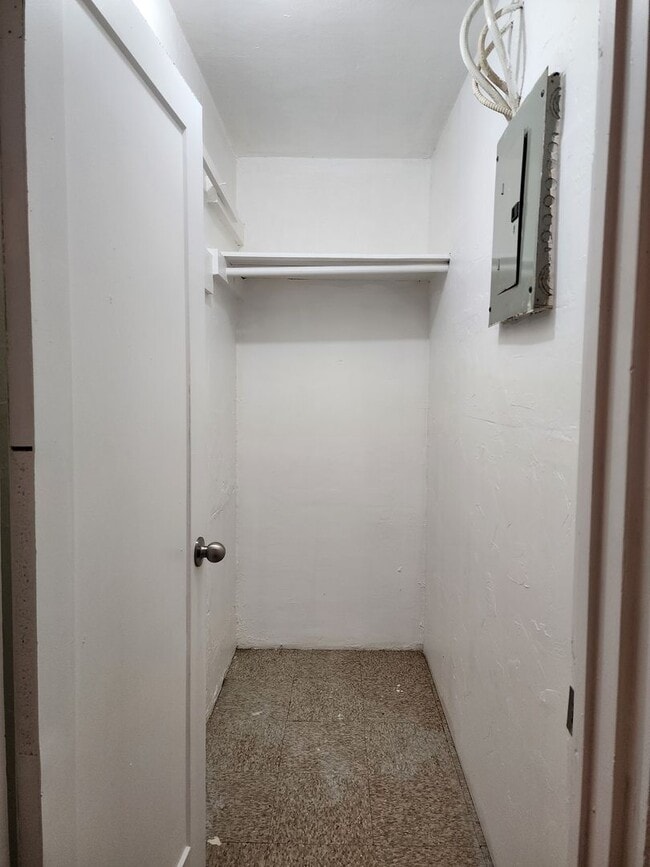 Photo - 1 bed 1 bath unit w/ shared laundry