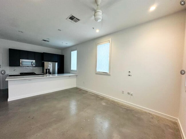 Photo - 1931 E 38th 1/2 St