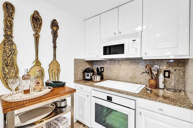 Photo - 3400 SW 27th Ave Unit 206