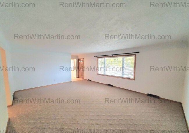 Photo - FOR RENT- lovely ranch home near amusement...