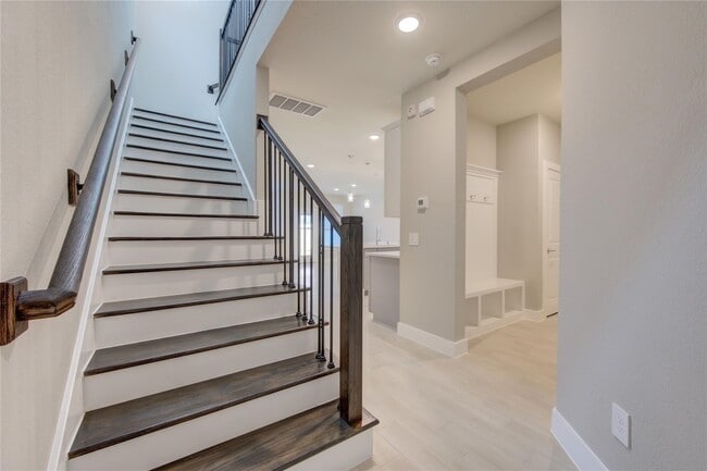 Photo - 1709 Summerlyn Ter Dr