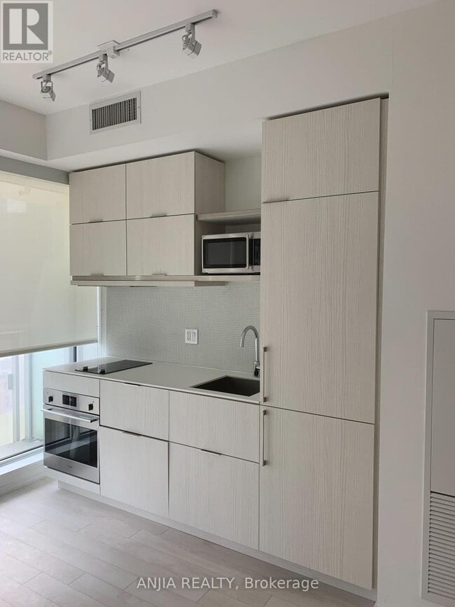 Photo - 197 Yonge St Unité 1308