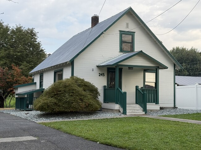Building Photo - 245 N Harris Ave
