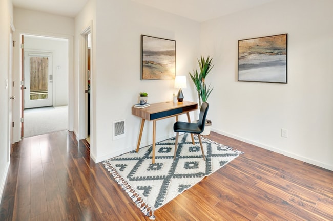 Photo - 14308 Midvale Ave N