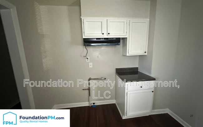 Photo - 2292 Redwood Ave