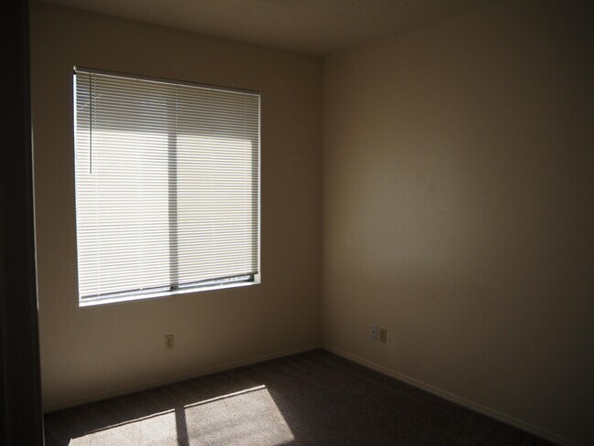 Photo - 4256 Sabana Loop SE