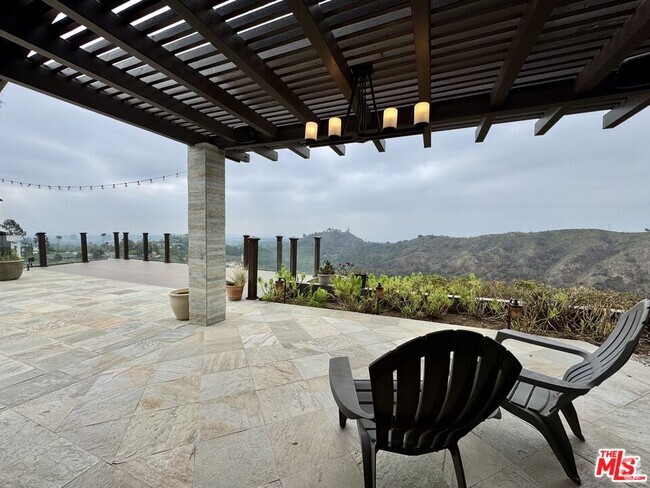 Building Photo - 2255 Westridge Rd Rental