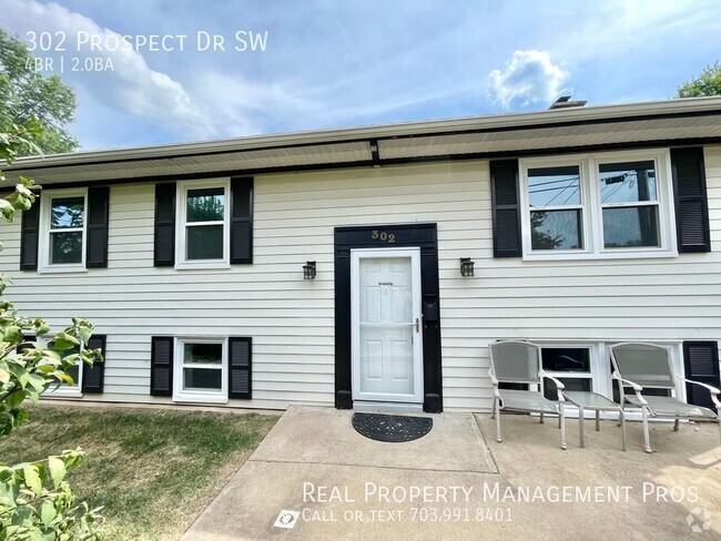 Building Photo - Updated 4 Bedroom 2 Bath Single Family Hom... Rental