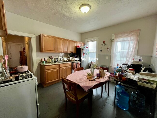 Building Photo - 10 Wave Ave Unit 3 Rental