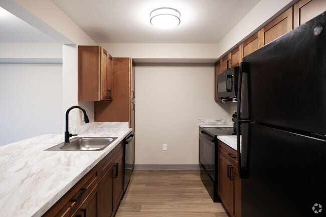 1BR, 1BA - 745SF - Kitchen