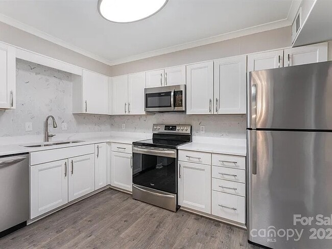 Kitchen - 7026 Quail Hill Rd Unit 7026 Quail Hill